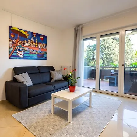 Guesthost - Boscoincitta With Garage And Whirlpool Tub Appartement