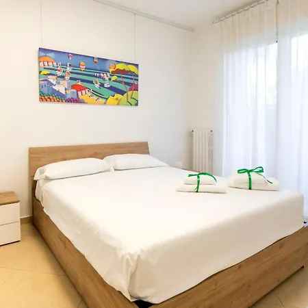 Guesthost - Boscoincitta With Garage And Whirlpool Tub Appartement Bari