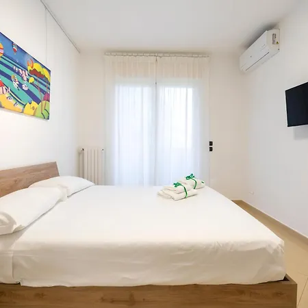 Guesthost - Boscoincitta With Garage And Whirlpool Tub Daire *