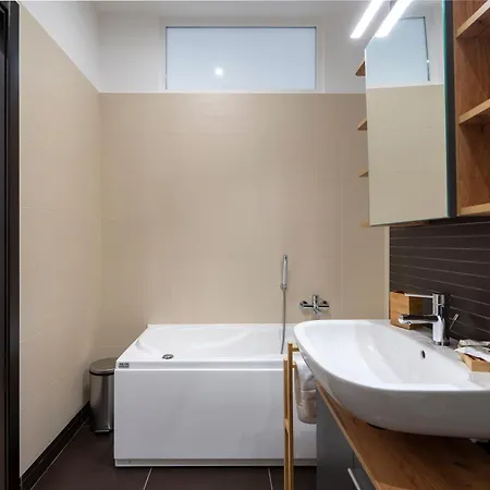 Boscoincittà With Garage&whirlpool Tub Bari