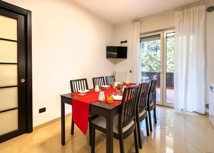 Guesthost - Boscoincitta With Garage And Whirlpool Tub *